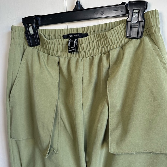 Forever 21 Green Cargo Pants - Picture 2 of 3